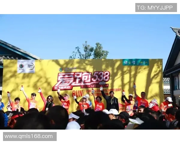 足球明星齐聚慈善比赛为爱奔跑共同传递温暖与希望